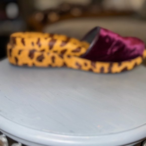 Naked Feet leopard print cow hair burgundy velvet closed platform mule size 5.5 - Picture 7 of 10